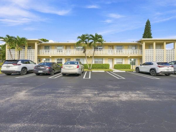 1121 CACTUS Terrace, Unit 203, Delray Beach, FL 33445