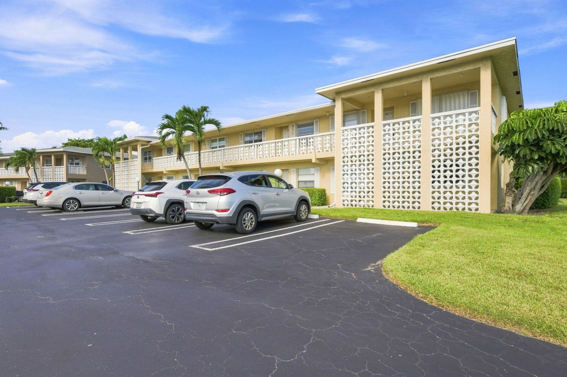 1121 Cactus Terrace, Unit 203, Delray Beach, FL 33445 Photo