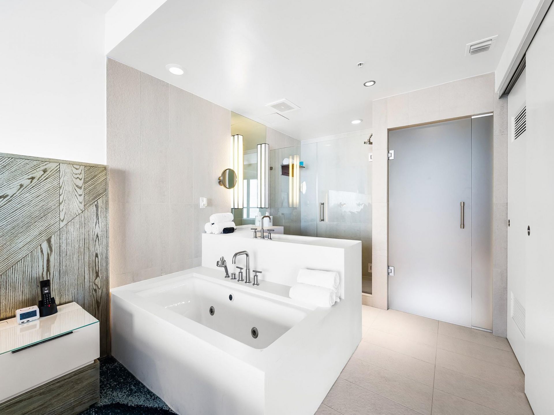 3101 Bayshore Drive, Unit 1008, Fort Lauderdale, FL 33304 Photo