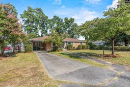 1227 Axtell Drive photo 4