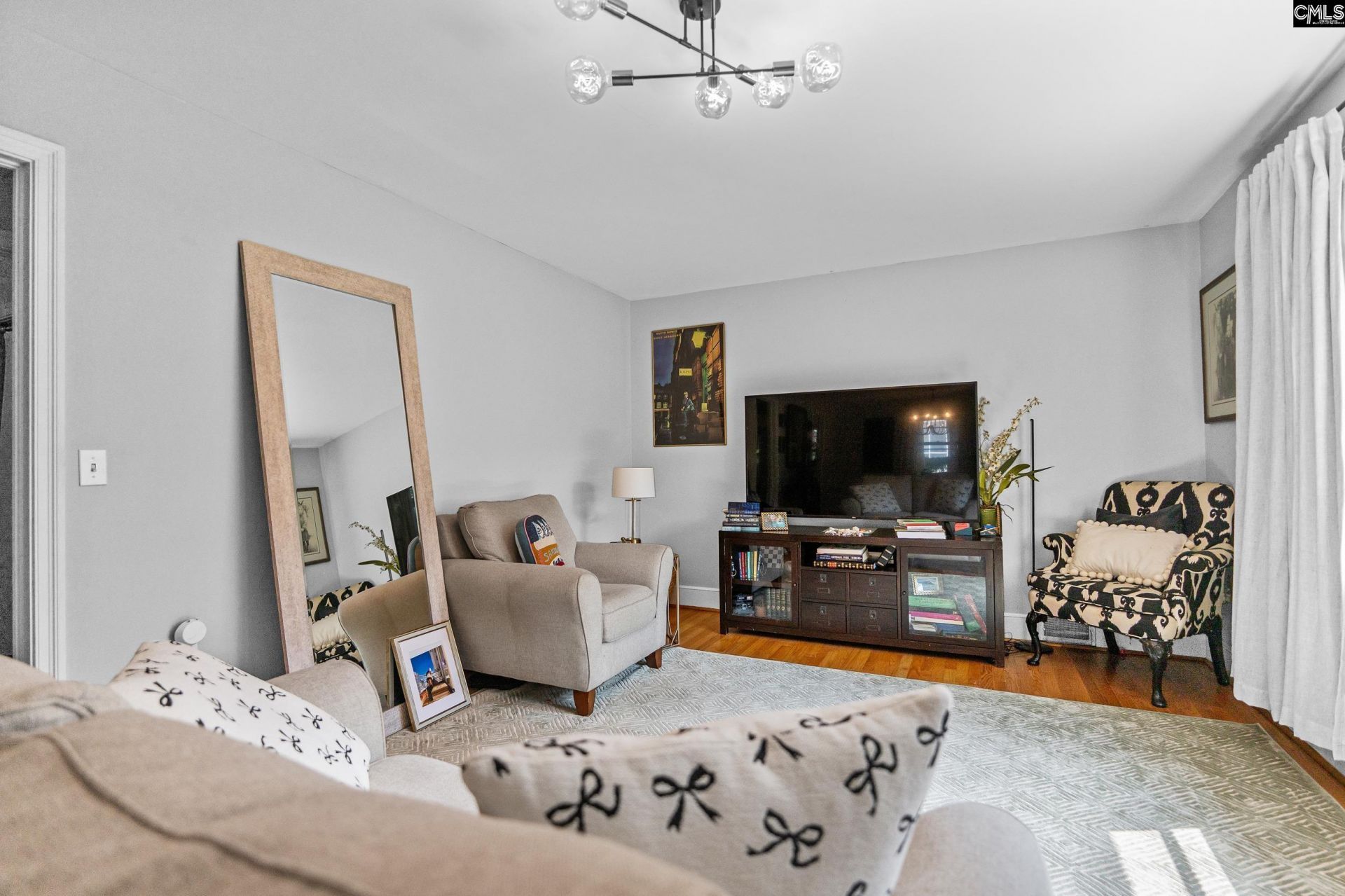 1227 Axtell Drive Photo 9