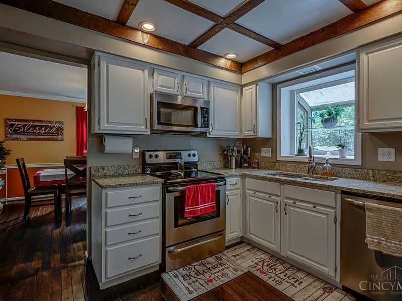 7885 Oak Leaf Circle, West Chester, OH 45241 Photo 12