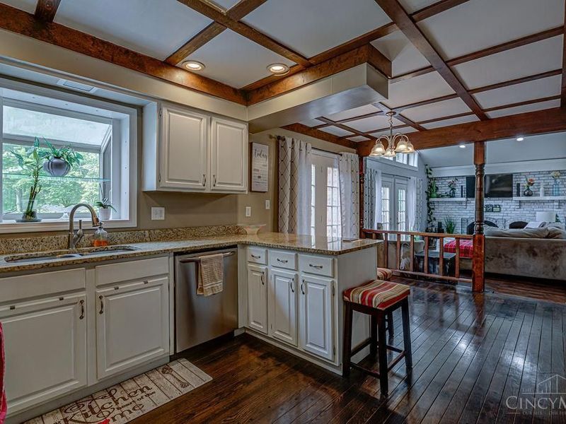 7885 Oak Leaf Circle, West Chester, OH 45241 Photo 9