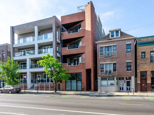 2153 W Belmont Avenue , Unit 2, Chicago, IL 60618