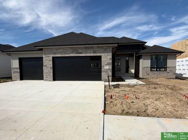 5912 N 213th Avenue, Elkhorn, NE 68022