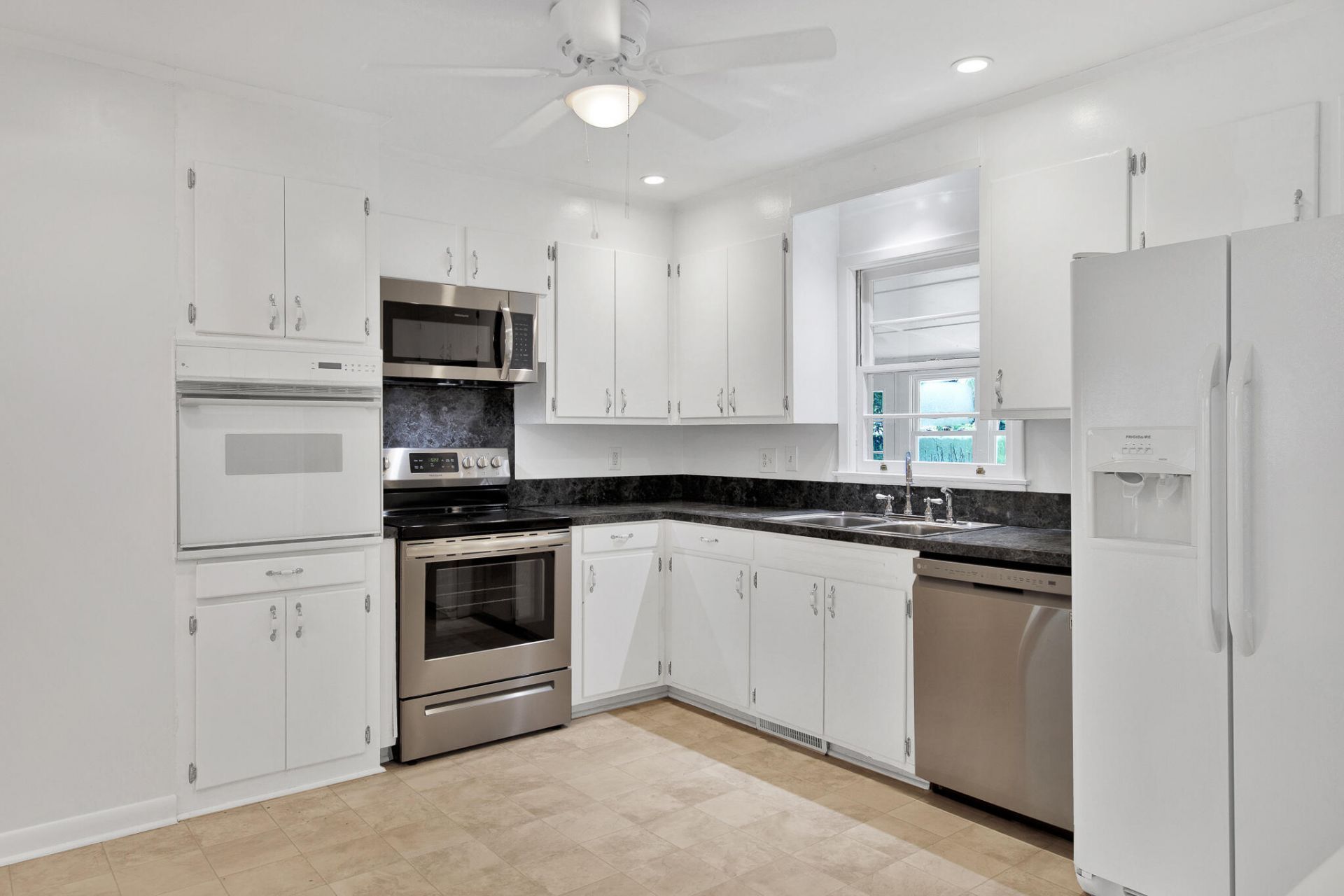1154 Winborn Drive Photo 6