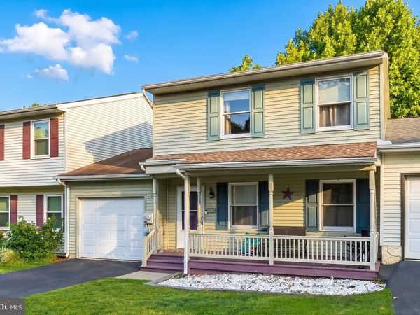 33 SUNRISE TERRACE, MILLERSVILLE, PA 17551
