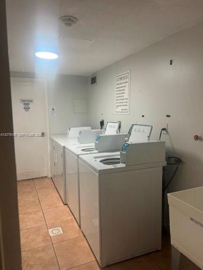 17560 Atlantic Blvd , Unit 514, Sunny Isles Beach, FL 33160 Photo