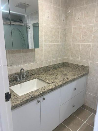 17560 Atlantic Blvd , Unit 514, Sunny Isles Beach, FL 33160 Photo