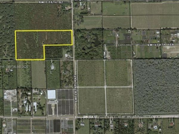 179XX SW 182 AV , Miami, FL 33187