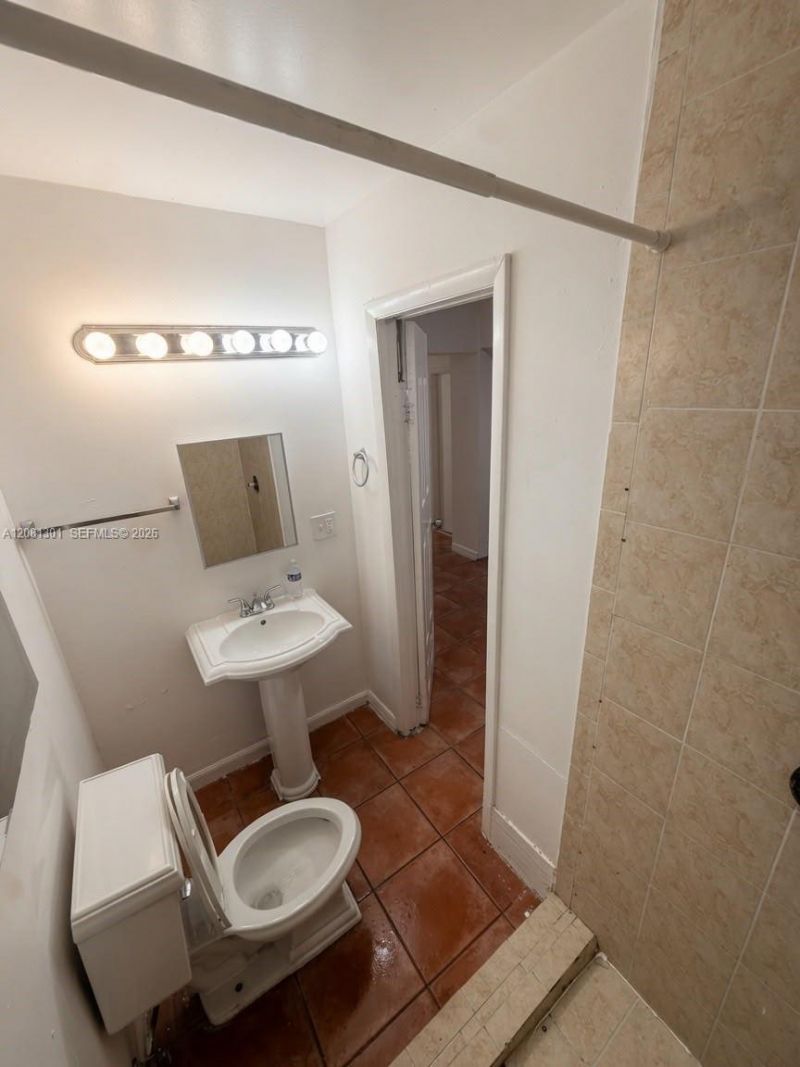 715 NW 116th Ter, Unit B, Miami, FL 33168 Photo