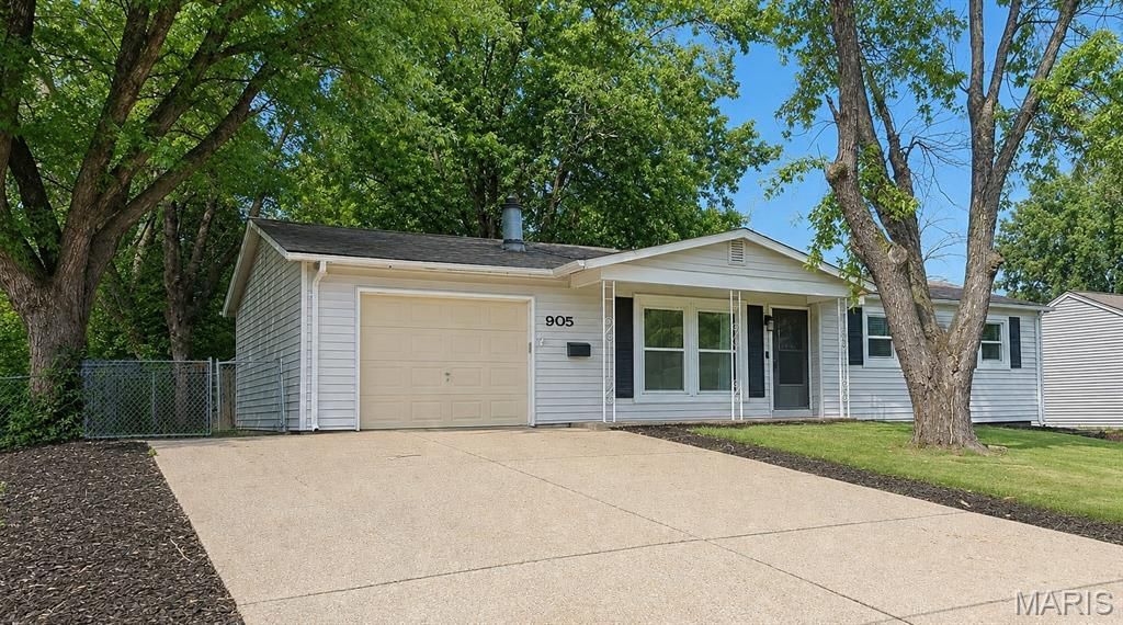905 Lakeview Drive, Warrenton, MO 63383 Main Photo