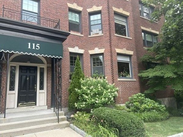 115 Freeman St, Unit 1, Brookline, MA 02446
