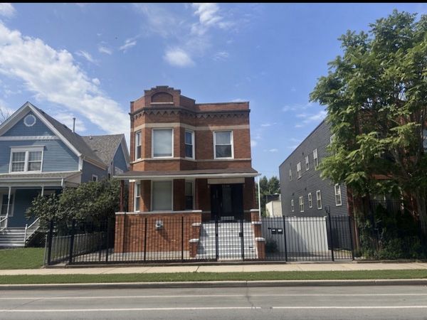 2508 N Central Park Avenue , Chicago, IL 60647