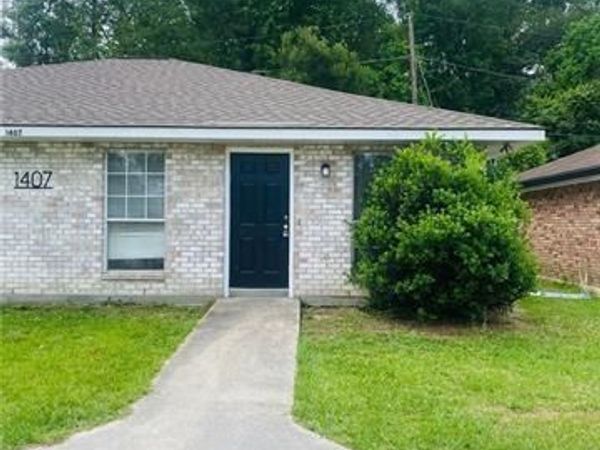 1407 HOOKS. Drive , Unit B, Hammond, LA 70401