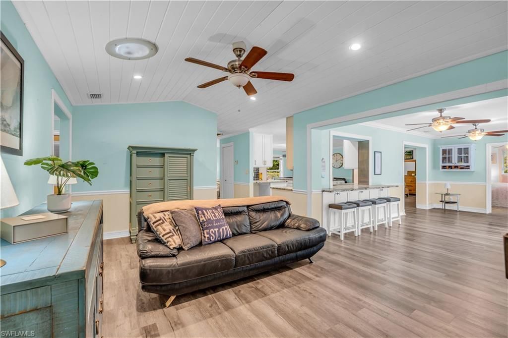 6061 Golden Oaks Ln, Naples, FL 34119 Photo