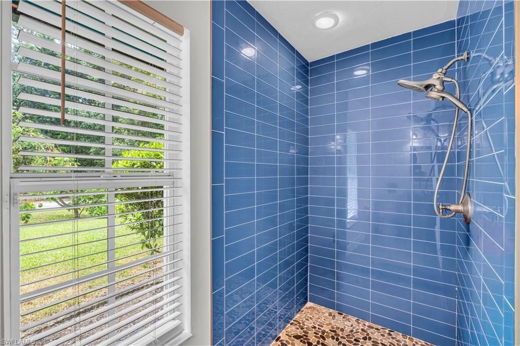 6061 Golden Oaks Ln, Naples, FL 34119 Photo