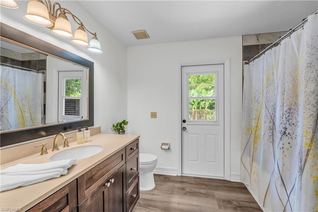 6061 Golden Oaks Ln, Naples, FL 34119 Photo