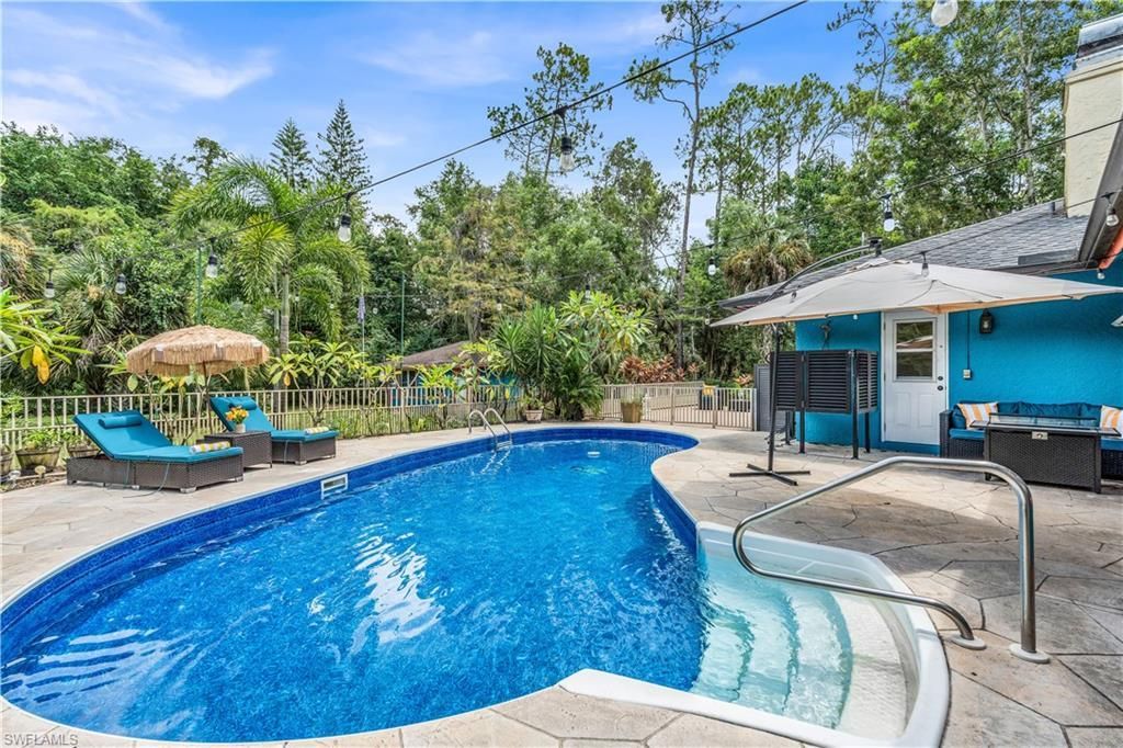6061 Golden Oaks Ln, Naples, FL 34119 Photo