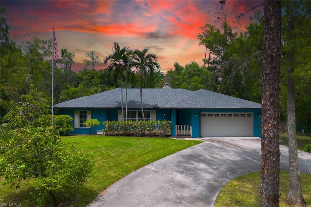 6061 Golden Oaks Ln, Naples, FL 34119 Photo