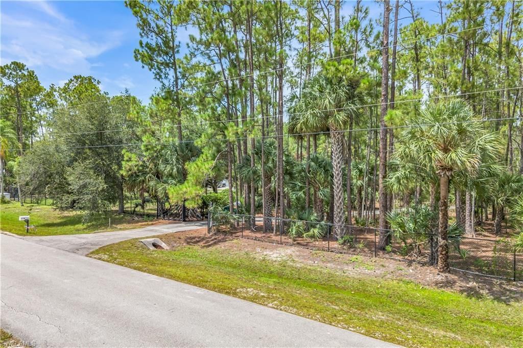 6061 Golden Oaks Ln, Naples, FL 34119 Photo