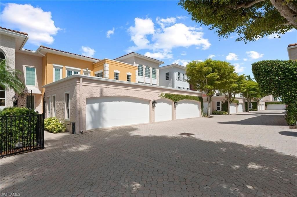 4000 Gulf Shore Blvd N, Unit 1500, Naples, FL 34103 Photo