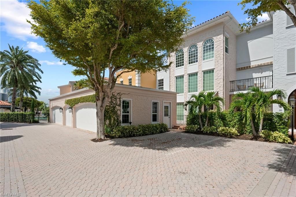 4000 Gulf Shore Blvd N, Unit 1500, Naples, FL 34103 Photo