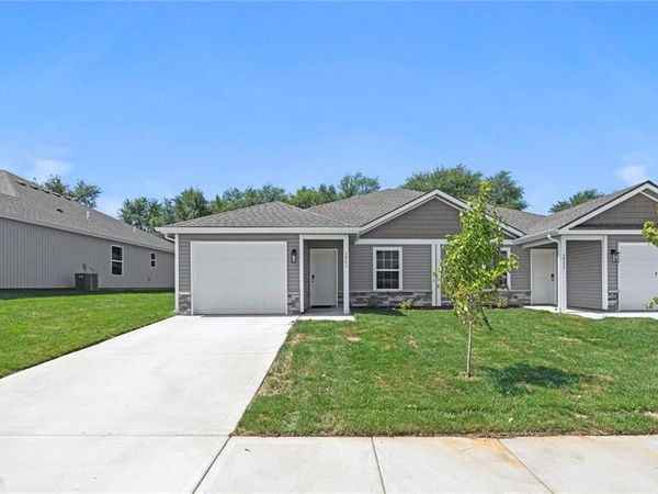 9313 N Adrian Avenue, Kansas City, MO 64154