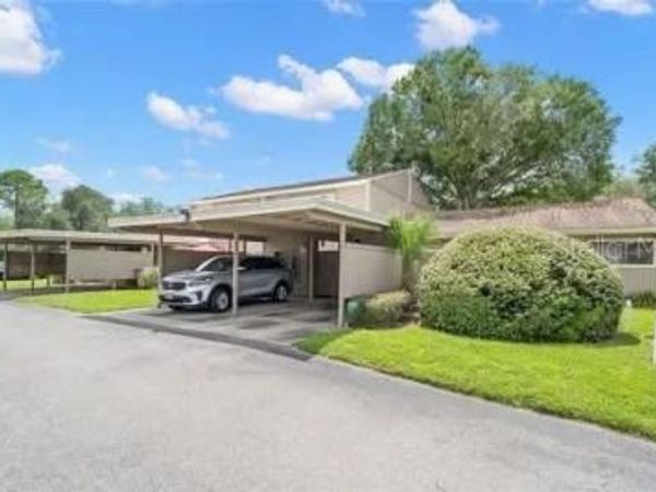 8608 LAKE ISLE DRIVE , TEMPLE TERRACE, FL 33637