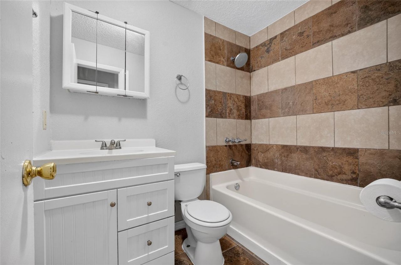 507 S Ohio Ave, Groveland, FL 34736 Photo