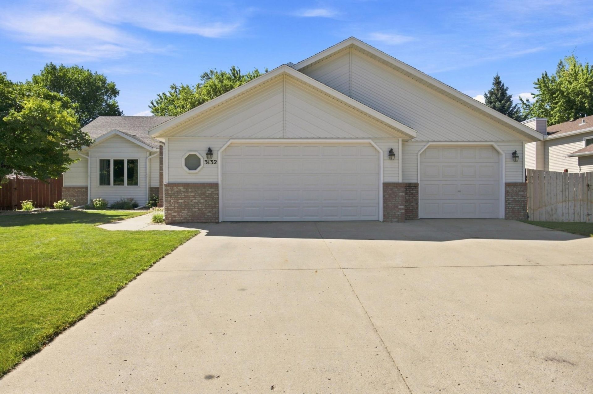 3132 37 1/2 Avenue S, Fargo, ND 58104 Main Photo