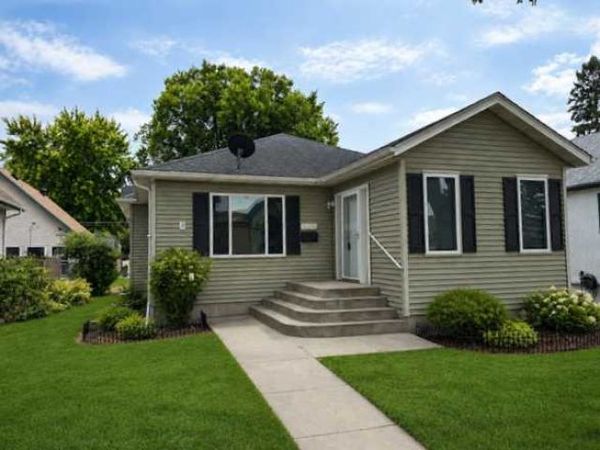 420 14th Avenue S, Fargo, ND 58103