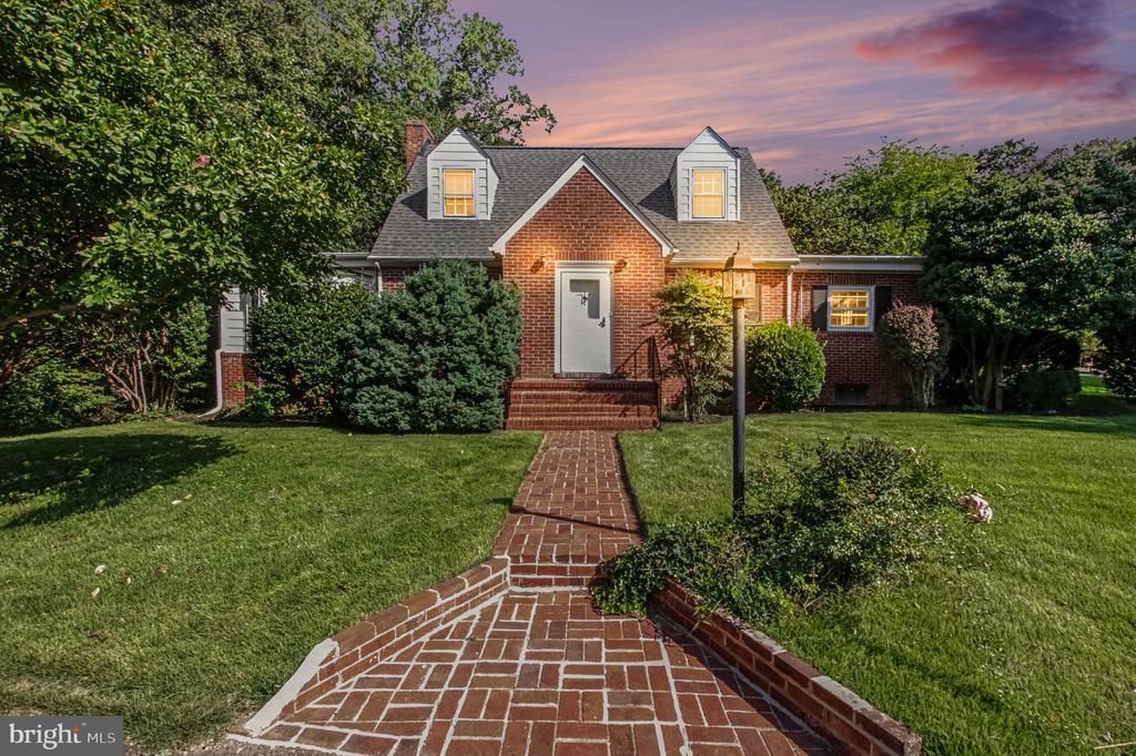 4145 Woodside Drive, Fredericksburg, VA 22407 Main Photo