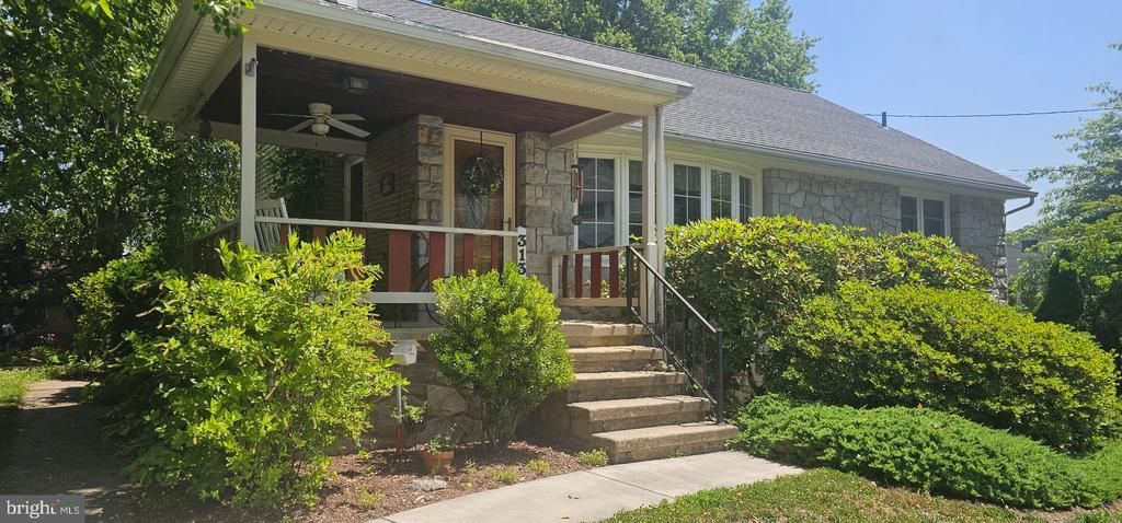 313 E BROAD STREET, SHILLINGTON, PA 19607