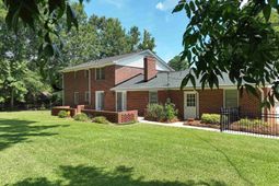 2315 Evans Circle photo 4
