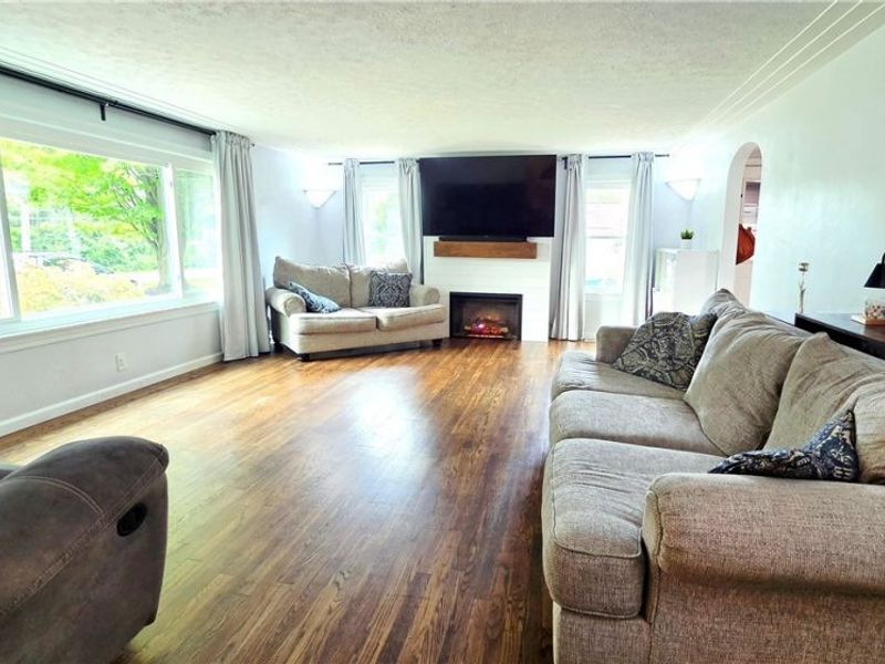 7907 Baumhart Road, Amherst, OH 44001 Photo 10