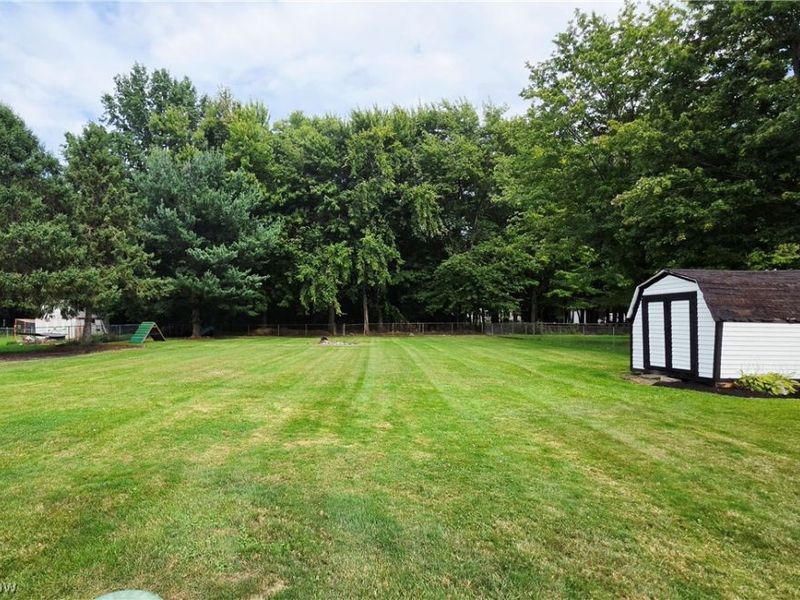 7907 Baumhart Road, Amherst, OH 44001 Photo 27