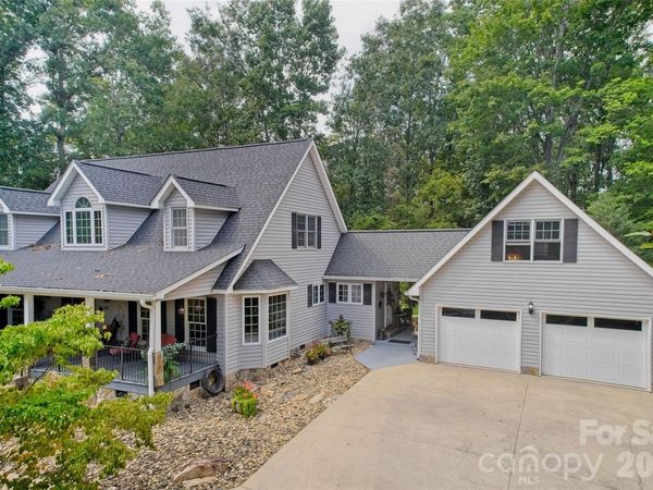 846 Old US 221 Highway S, Marion, NC 28752