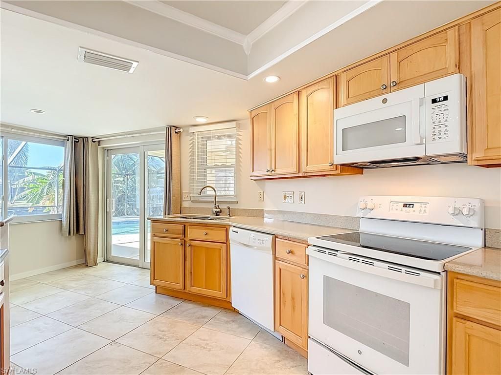 144 SW 38th Ter, Cape Coral, FL 33914 Photo