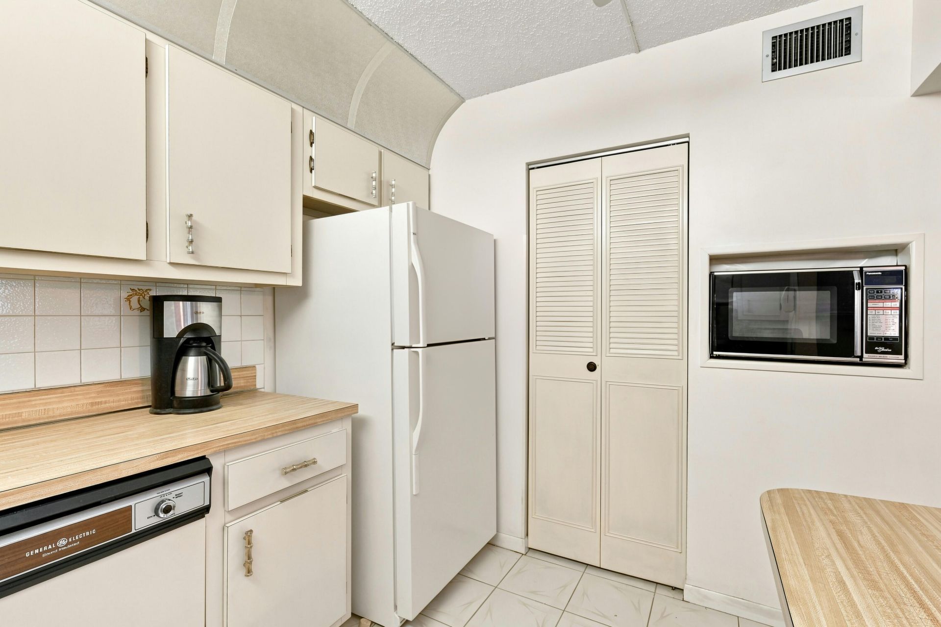 204 Pine Hov Circle, Unit B-1, Greenacres, FL 33463 Photo