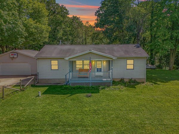 11441 Crampton Road, Hillsdale, MI 49242