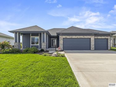 17605 Scott Street, Bennington, NE 68007