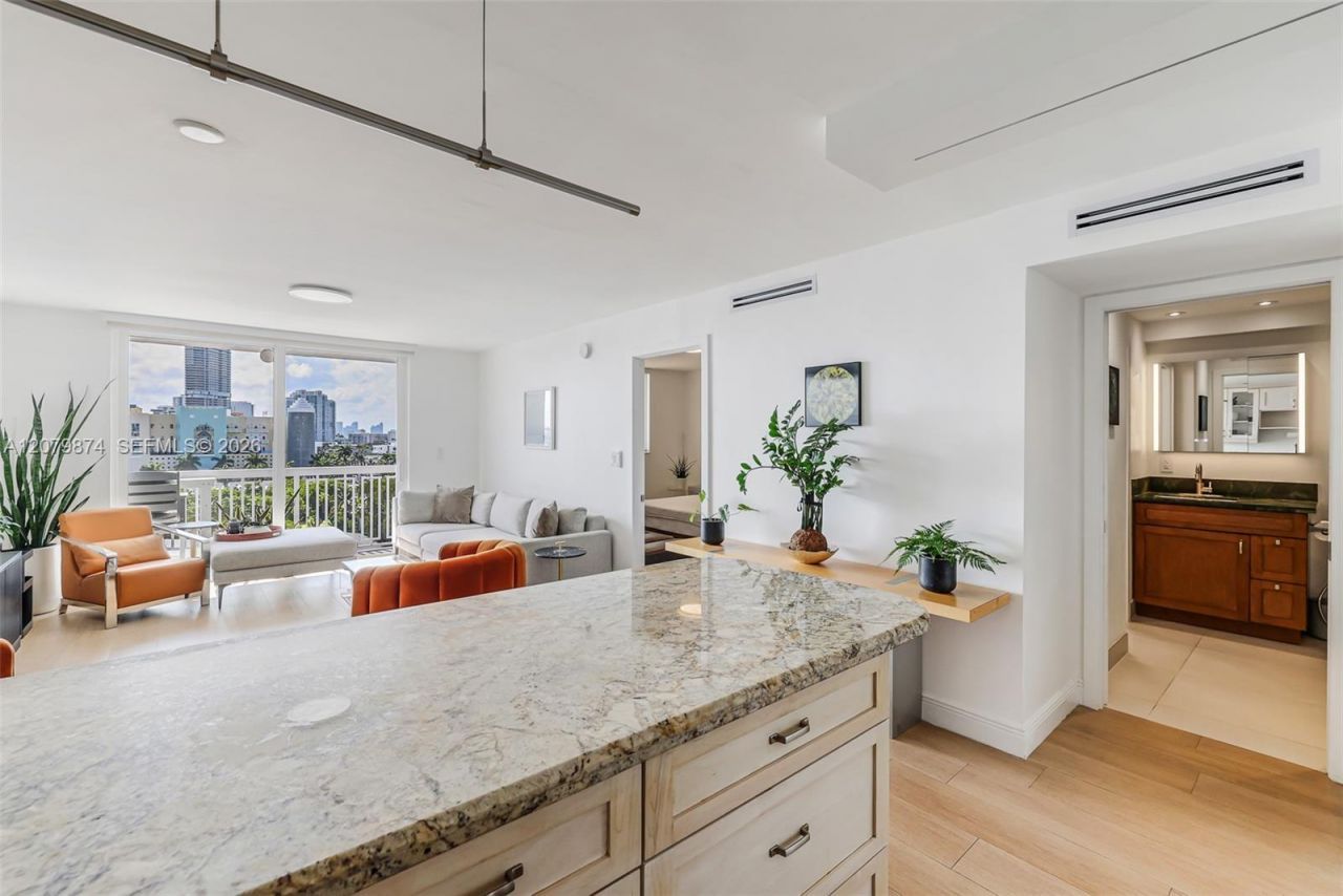 401 Ocean Dr, Unit 903, Miami Beach, FL 33139 Photo