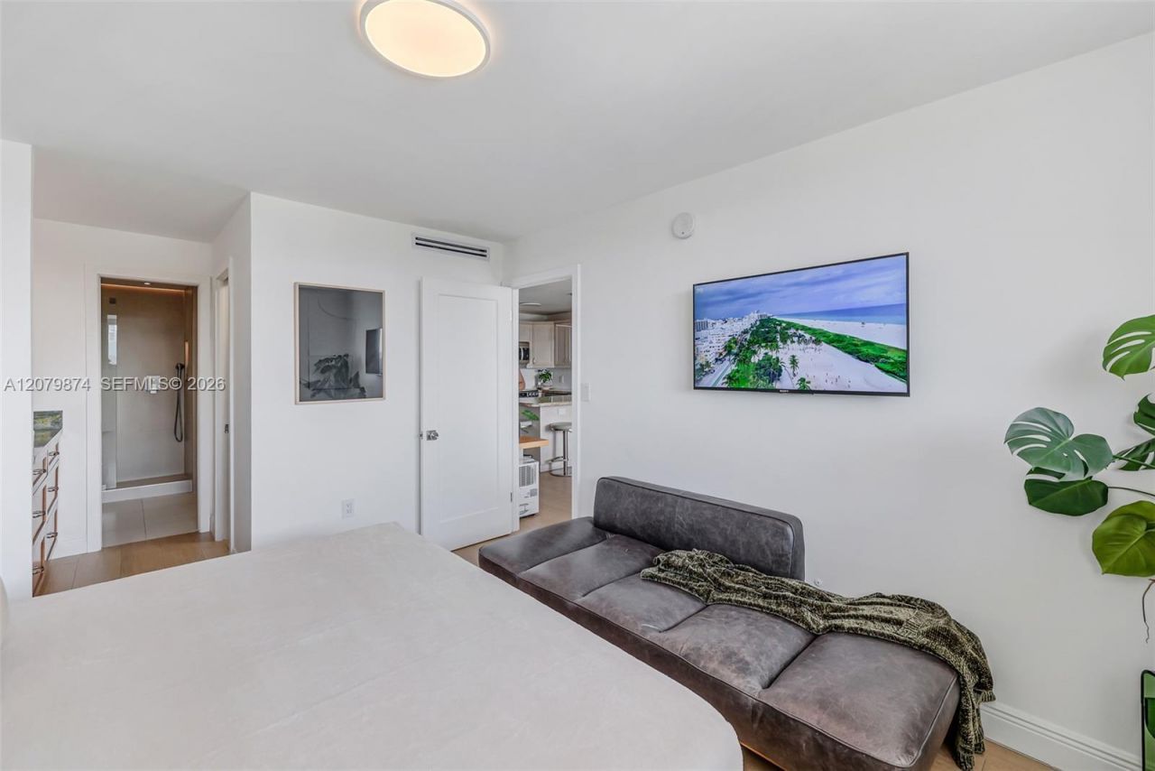 401 Ocean Dr, Unit 903, Miami Beach, FL 33139 Photo