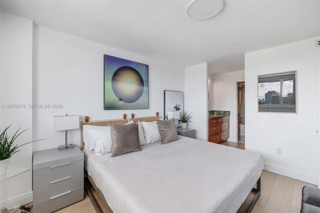 401 Ocean Dr, Unit 903, Miami Beach, FL 33139 Photo