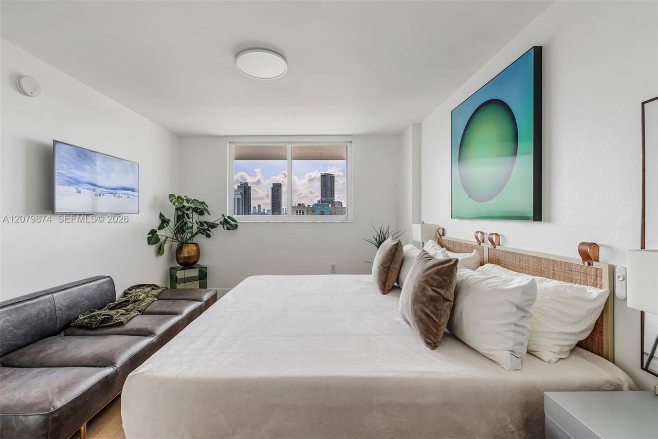 401 Ocean Dr, Unit 903, Miami Beach, FL 33139 Photo