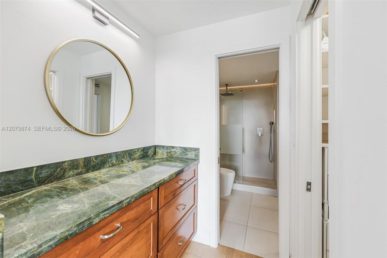 401 Ocean Dr, Unit 903, Miami Beach, FL 33139 Photo