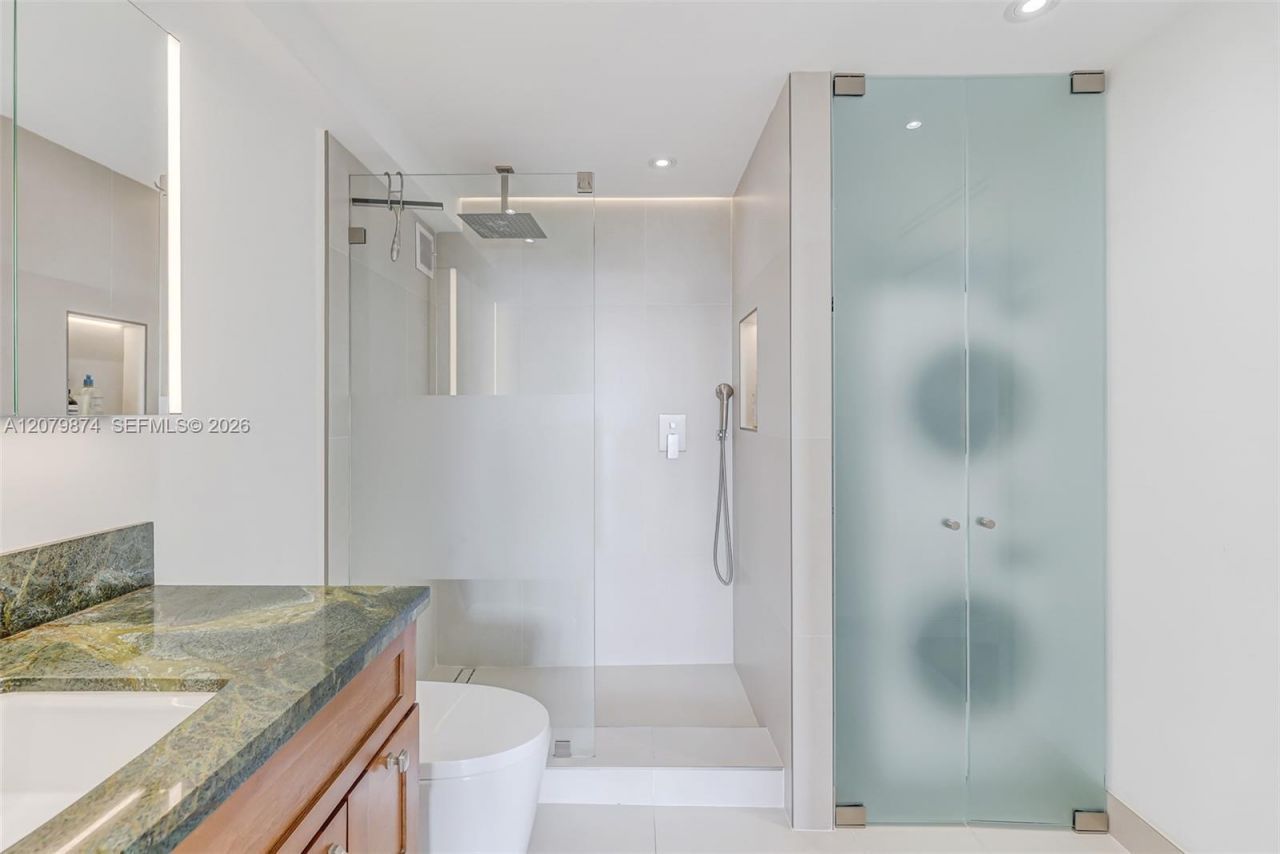401 Ocean Dr, Unit 903, Miami Beach, FL 33139 Photo