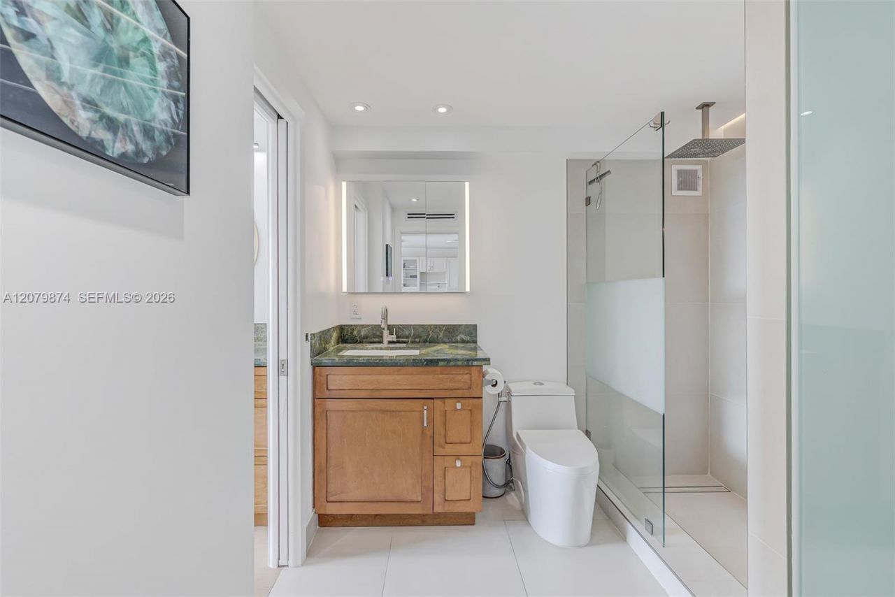 401 Ocean Dr, Unit 903, Miami Beach, FL 33139 Photo