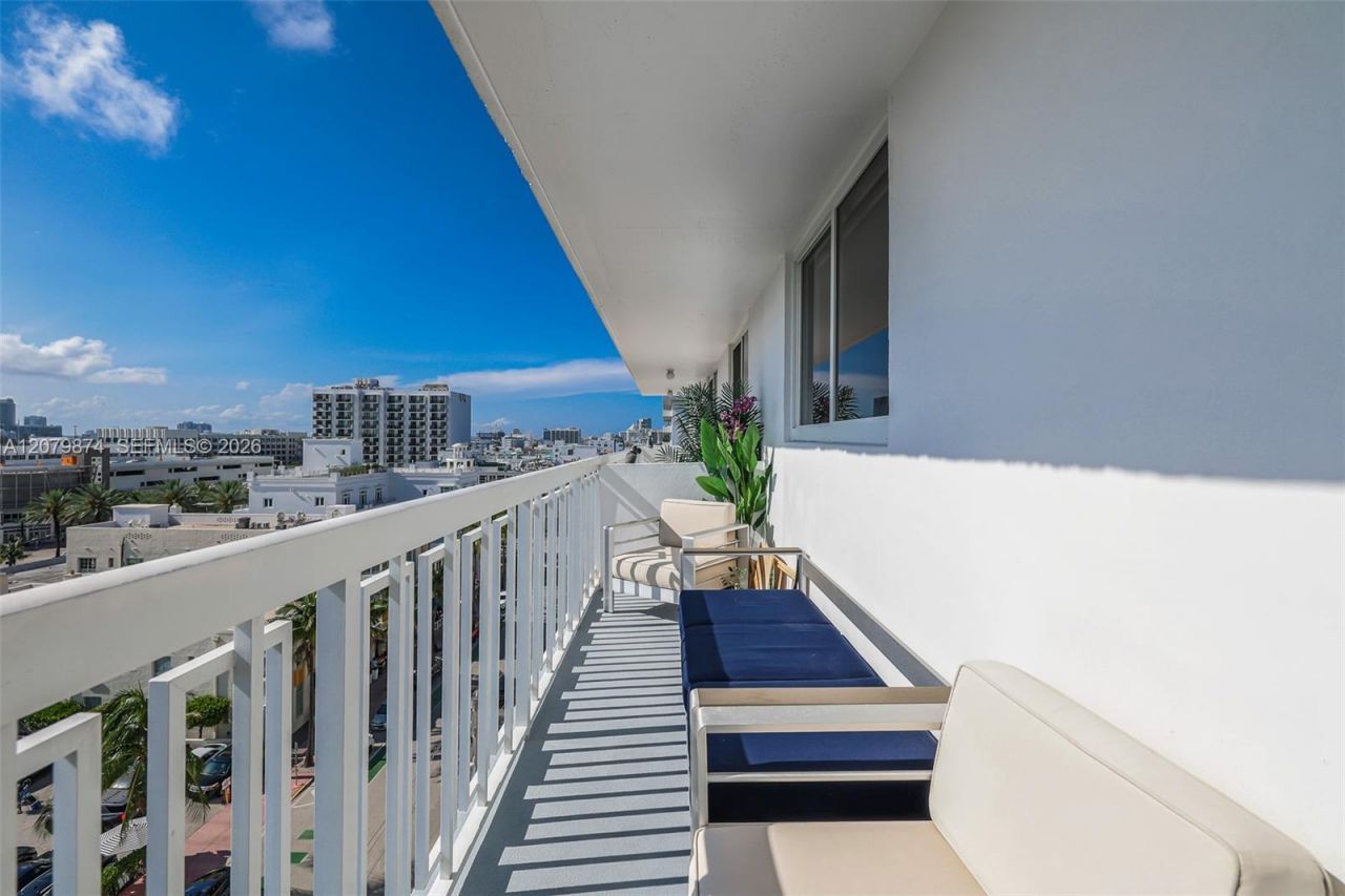 401 Ocean Dr, Unit 903, Miami Beach, FL 33139 Photo